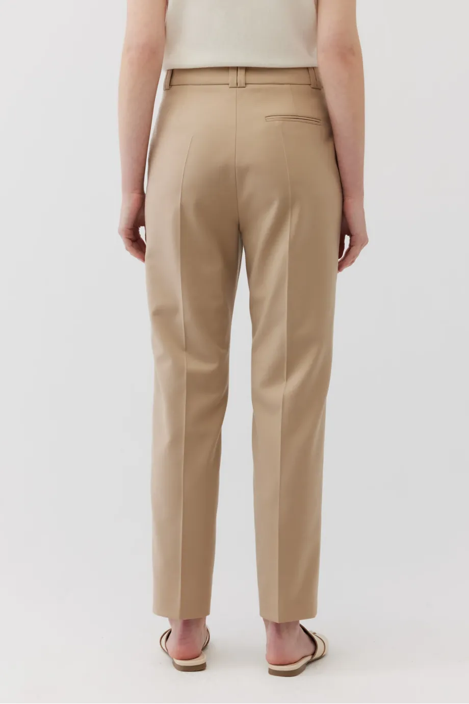Pantaloni bej cu lana virgina Pantaloni bej cu lana virgina