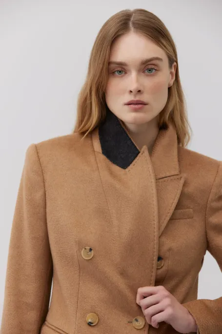Geaca din lana camel