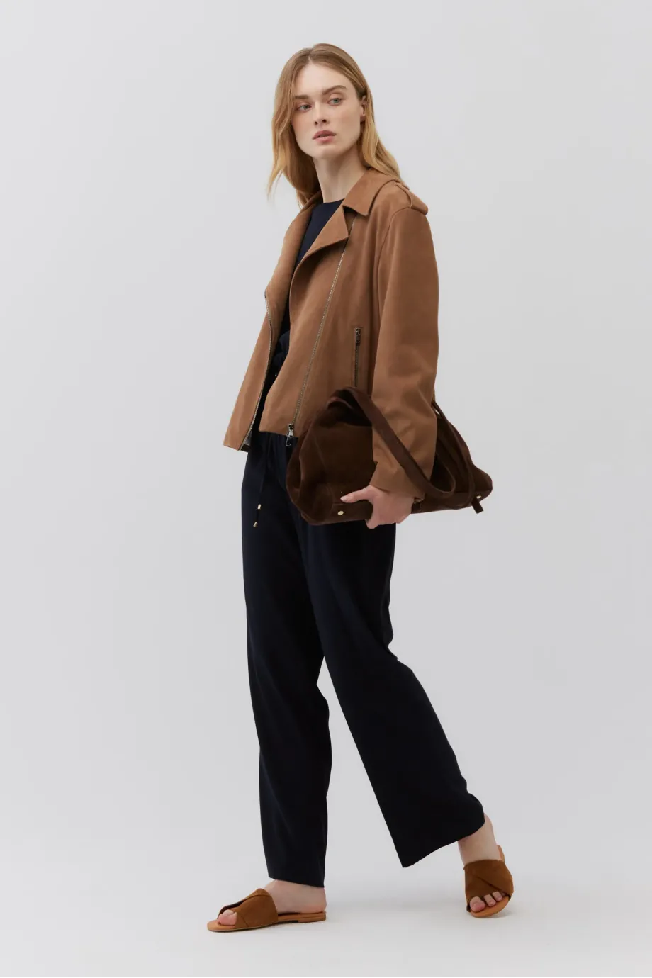 Geaca din piele intoarsa camel Geaca din piele intoarsa camel