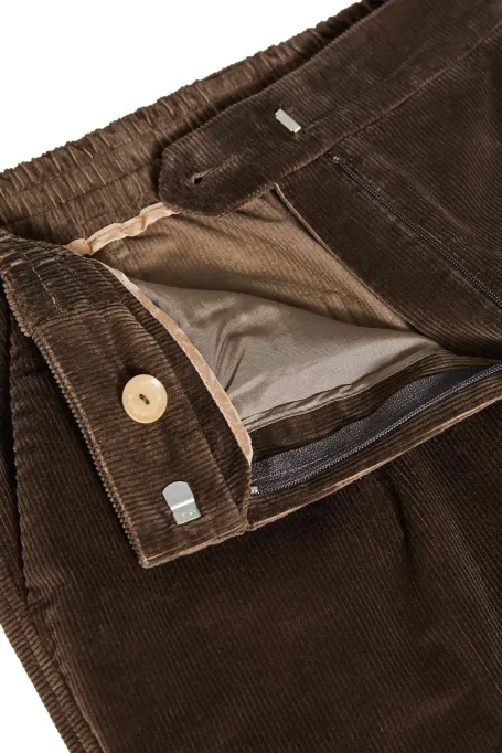 Pantaloni largi maro din catifea Pantaloni largi maro din catifea