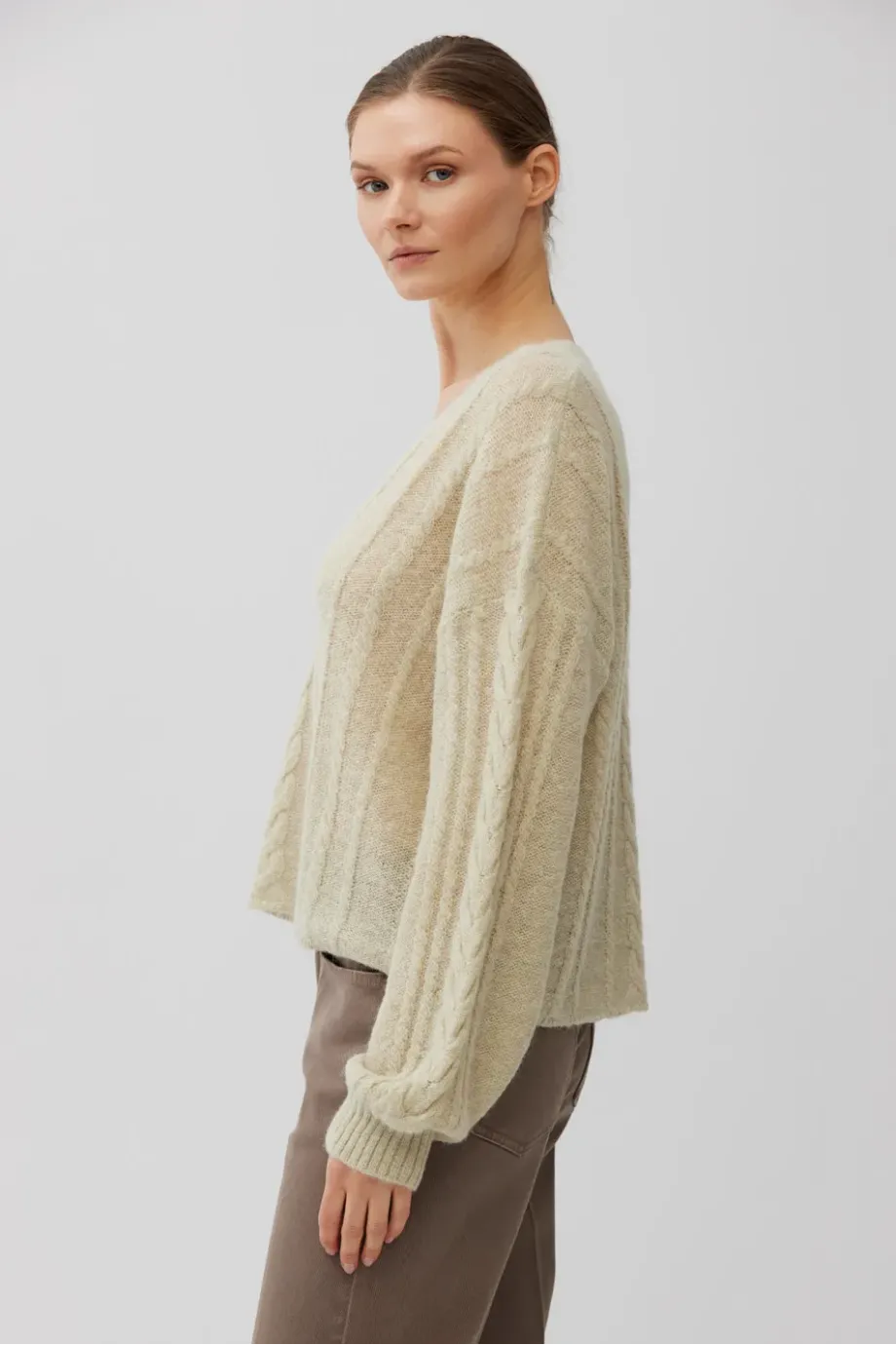 Pulover verde deschis din tricot liber cu lână de alpaca Pulover verde deschis din tricot liber cu lână de alpaca