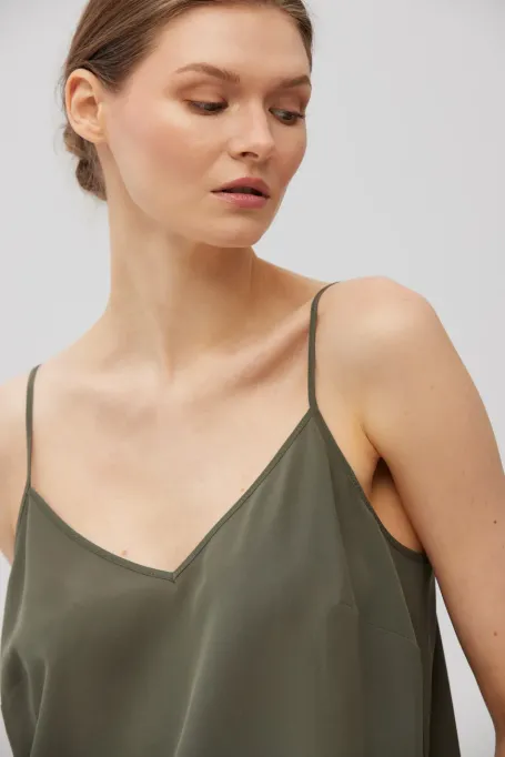 Top din mătase verde