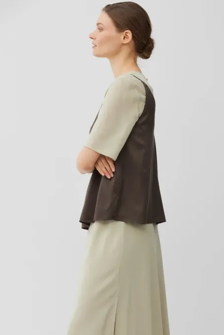 Top cu decolteu în V din mătase maro