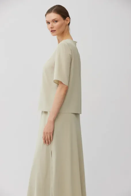 Bluză de mătase verde deschis cu mâneci scurte