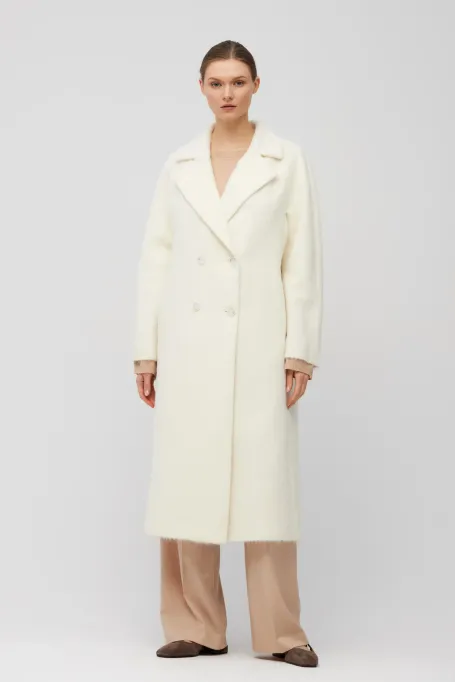 Alpaca albă și haină de mătase