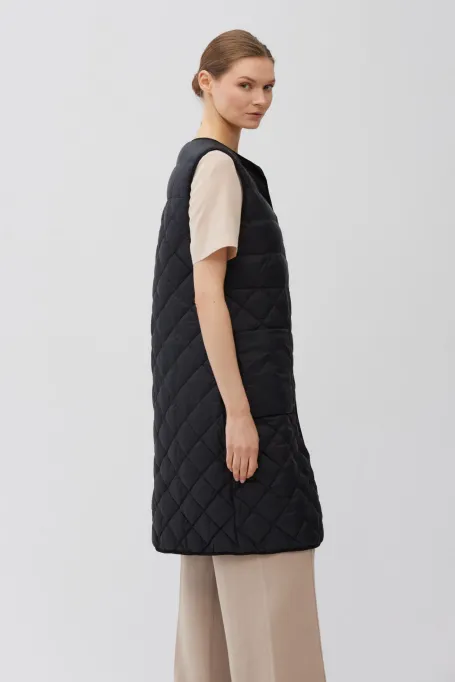 Vestă neagră cu puf lung