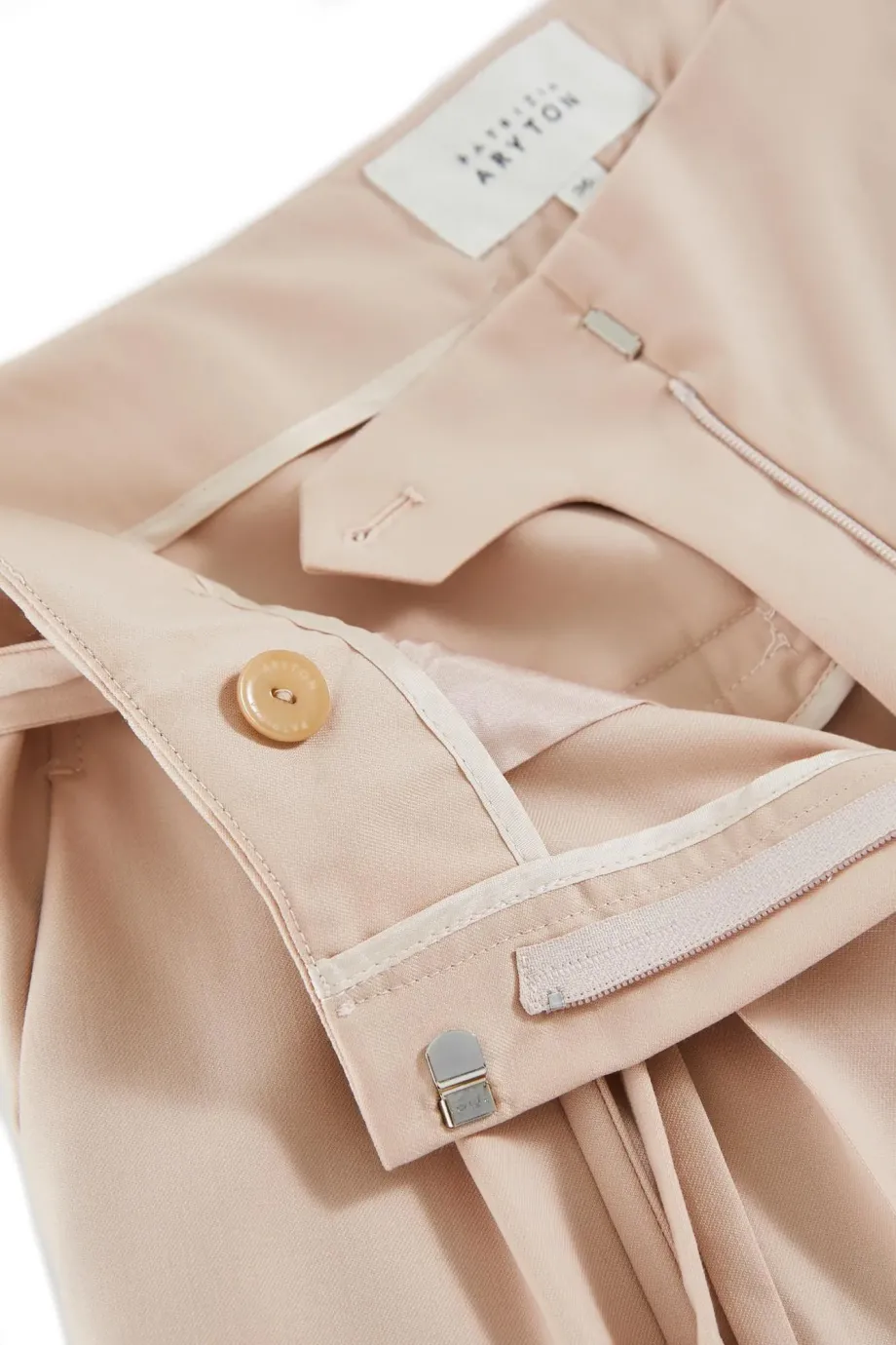 Pantaloni roz pudrat din lana virgina Pantaloni roz pudrat din lana virgina