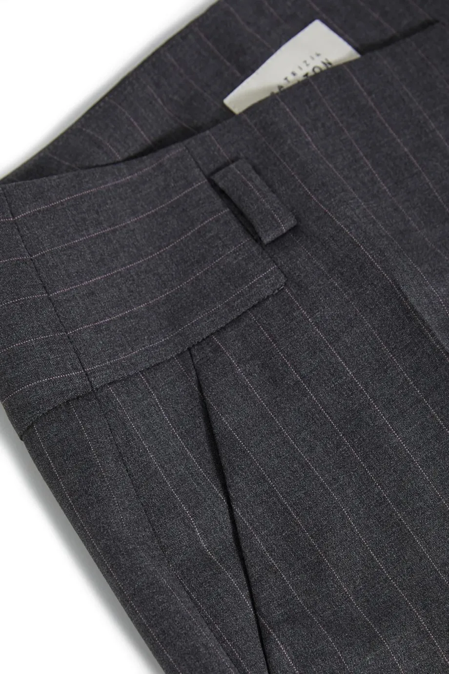 Pantaloni de costum gri din lână cu dungi Pantaloni de costum gri din lână cu dungi