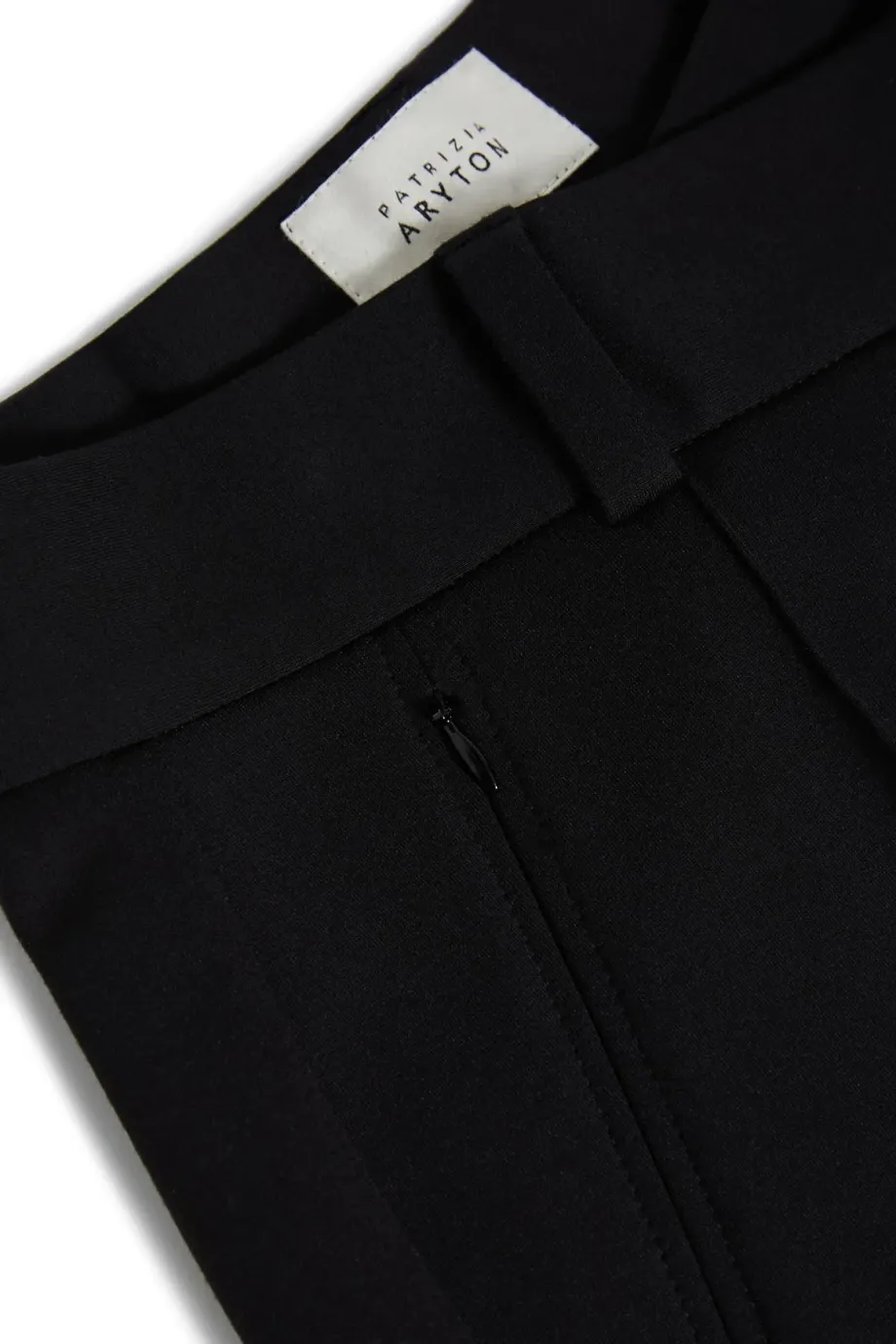 Pantaloni negri cu croi larg Pantaloni negri cu croi larg