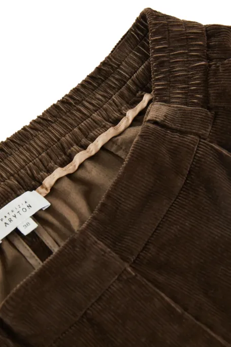 Pantaloni largi maro din catifea Pantaloni largi maro din catifea