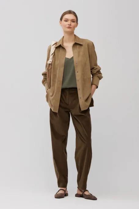 Camasa bej din piele naturala de piele intoarsa