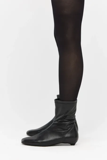 Ghete negre cu toc jos