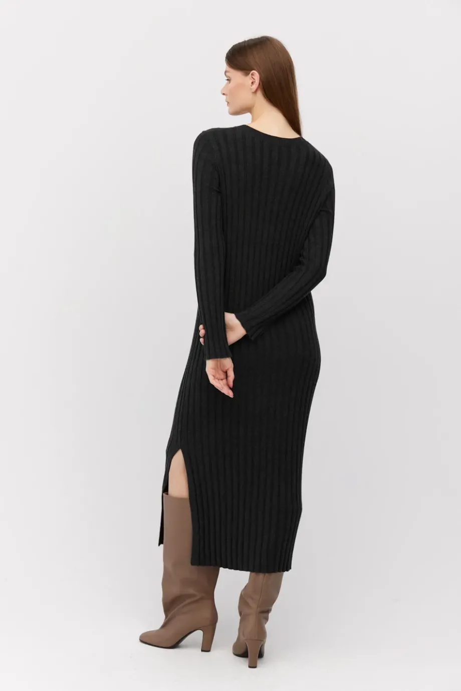 Rochie gri închis din tricot din lână merinos Rochie gri închis din tricot din lână merinos