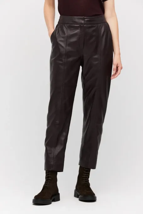 Pantaloni din piele vinete cu buzunare Pantaloni din piele vinete cu buzunare