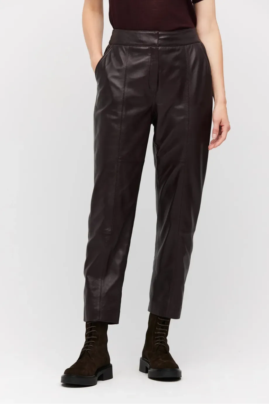 Pantaloni din piele vinete cu buzunare Pantaloni din piele vinete cu buzunare
