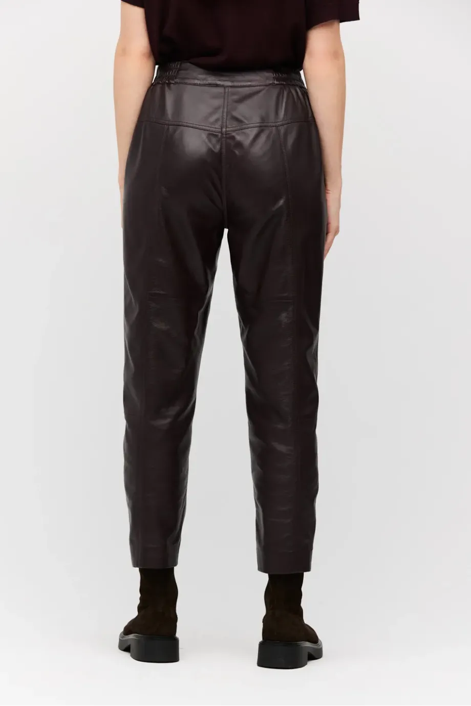 Pantaloni din piele vinete cu buzunare Pantaloni din piele vinete cu buzunare
