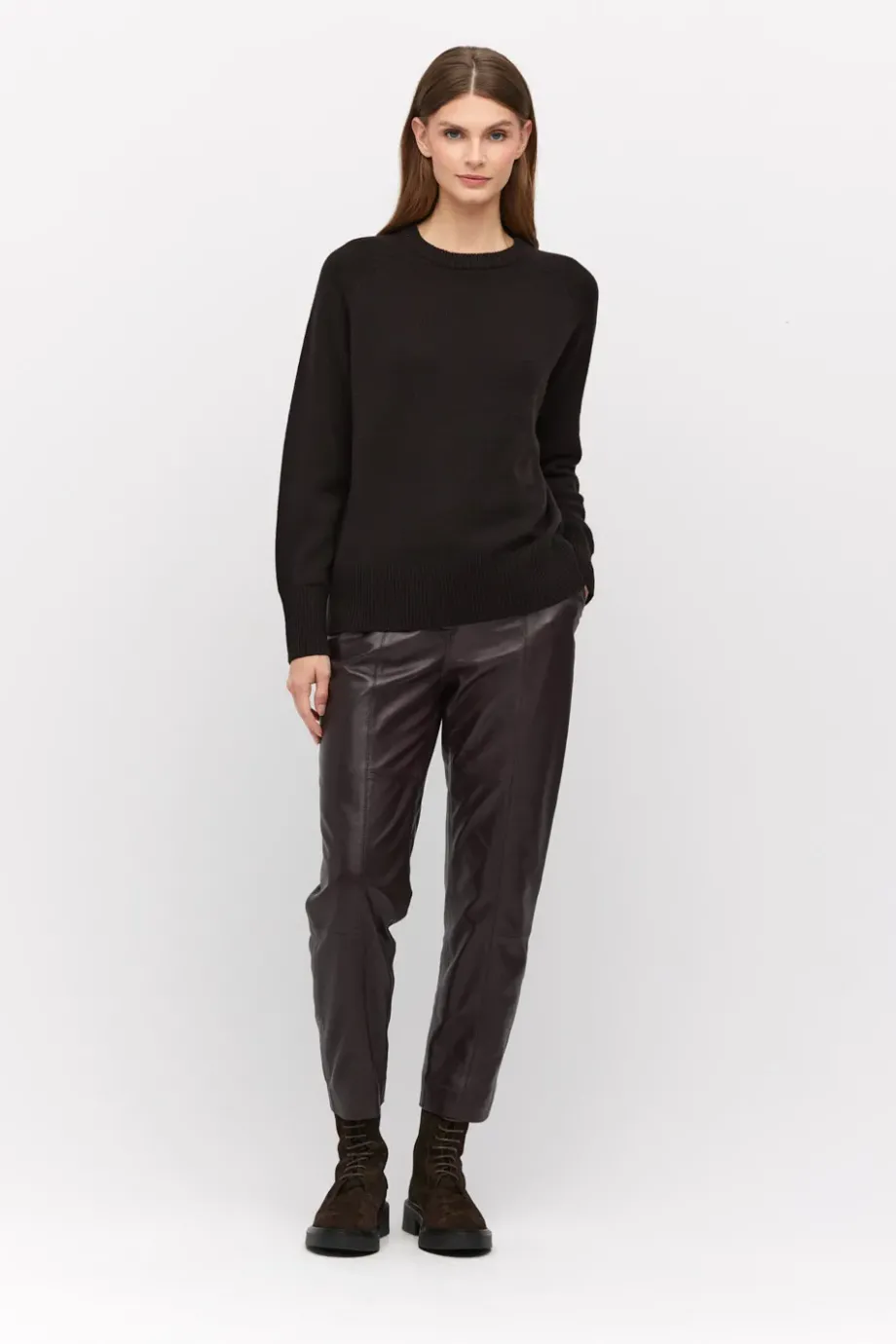 Pantaloni din piele vinete cu buzunare Pantaloni din piele vinete cu buzunare