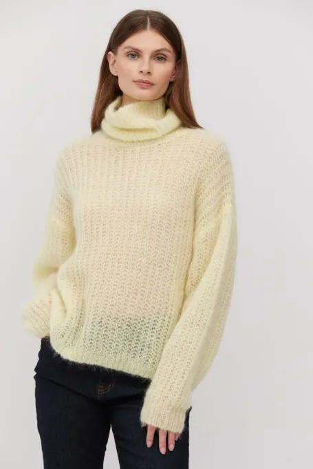 Turtleneck mohair galben pastel