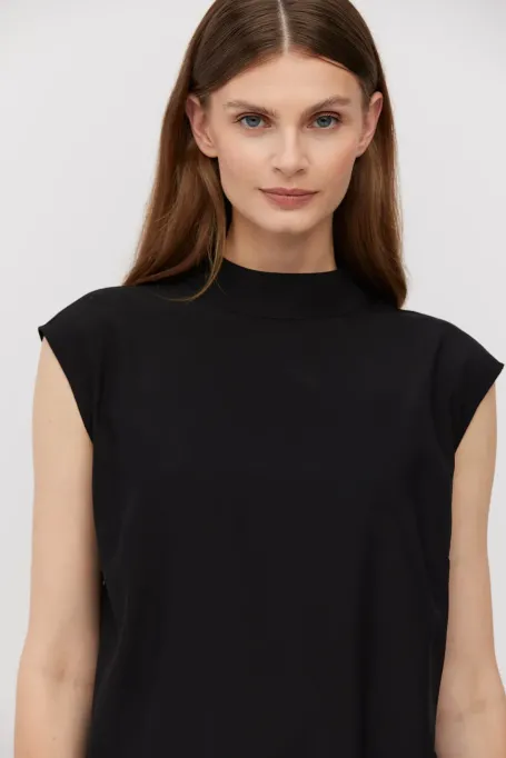 Bluză de mătase neagră cu mâneci scurte
