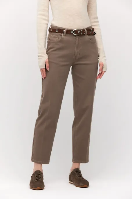 Blugi mom fit maro cu talie înaltă Blugi mom fit maro cu talie înaltă