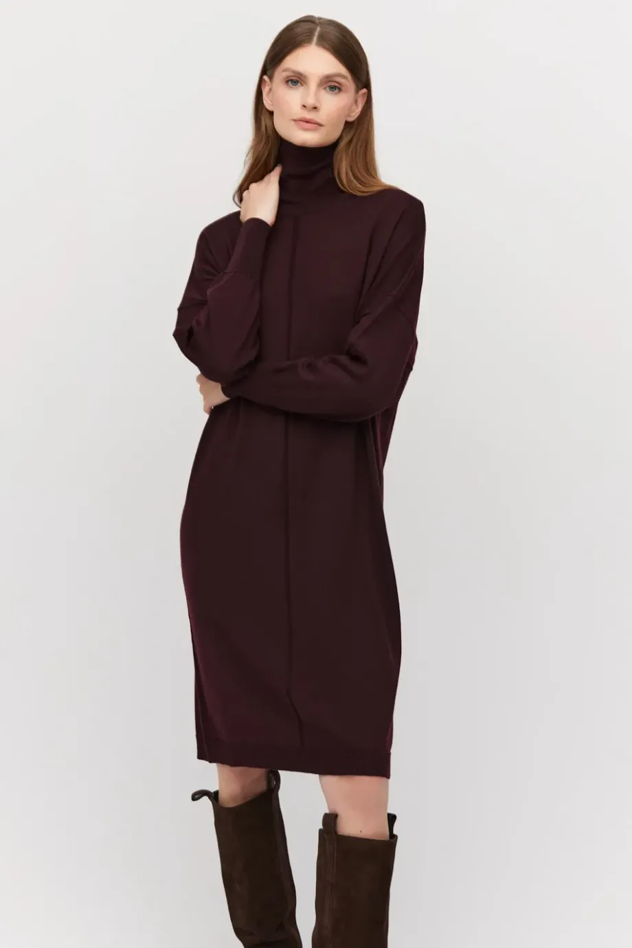 Rochie cu guler înalt din lână merinos vinete Rochie cu guler înalt din lână merinos vinete
