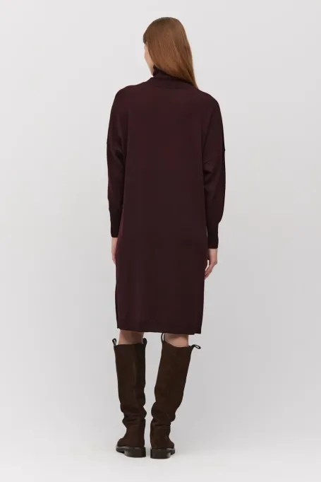 Rochie cu guler înalt din lână merinos vinete Rochie cu guler înalt din lână merinos vinete