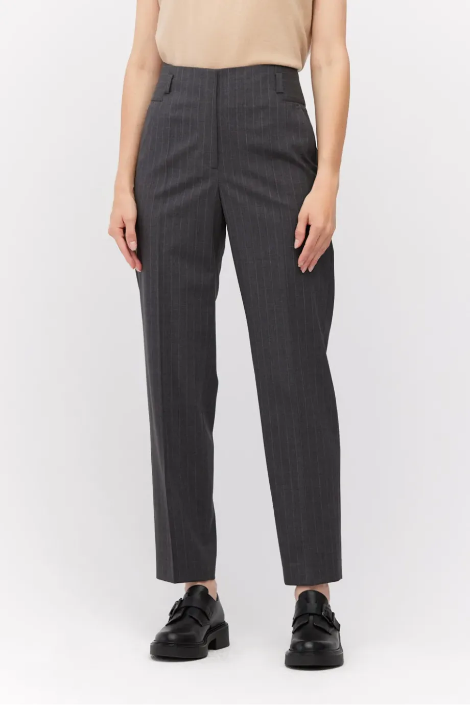 Pantaloni de costum gri din lână cu dungi Pantaloni de costum gri din lână cu dungi