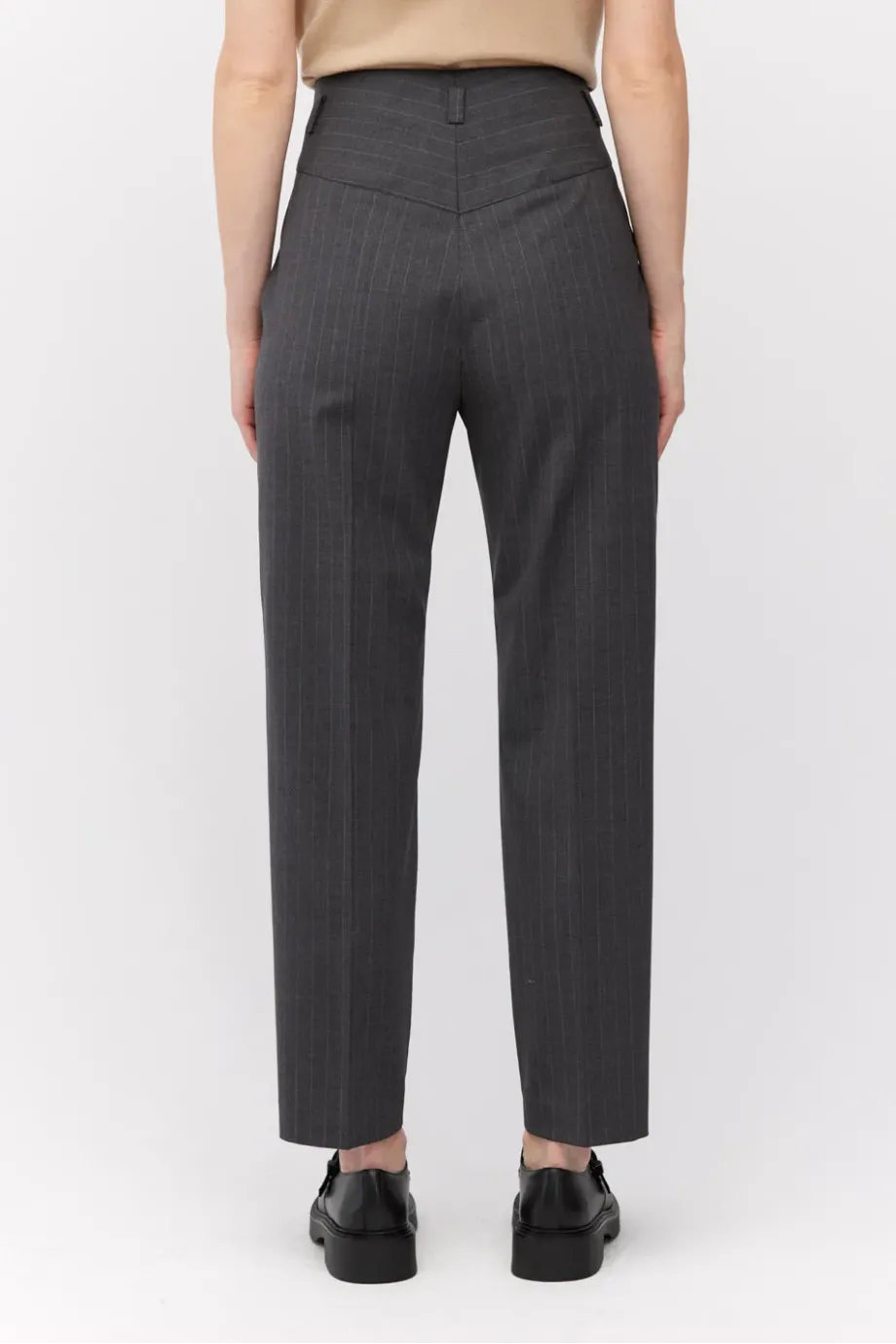 Pantaloni de costum gri din lână cu dungi Pantaloni de costum gri din lână cu dungi