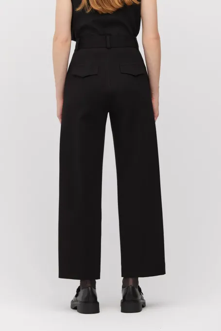 Pantaloni negri cu croi larg