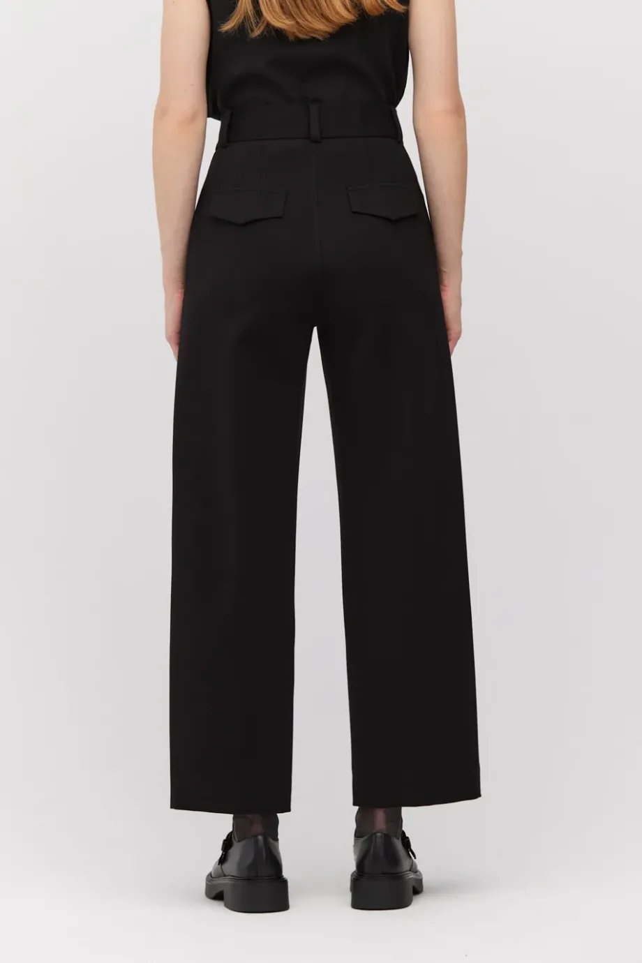Pantaloni negri cu croi larg Pantaloni negri cu croi larg
