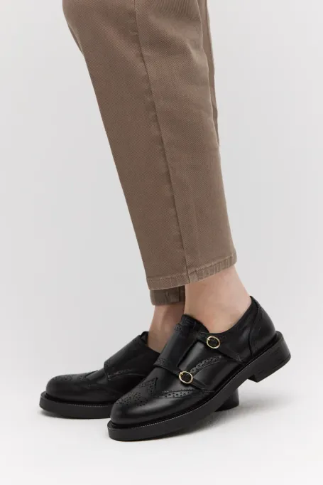 Pantofi negri din piele cu catarame