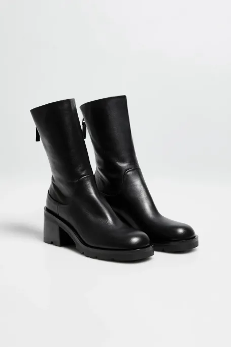 Botine negre din piele