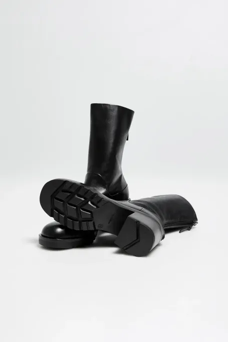 Botine negre din piele