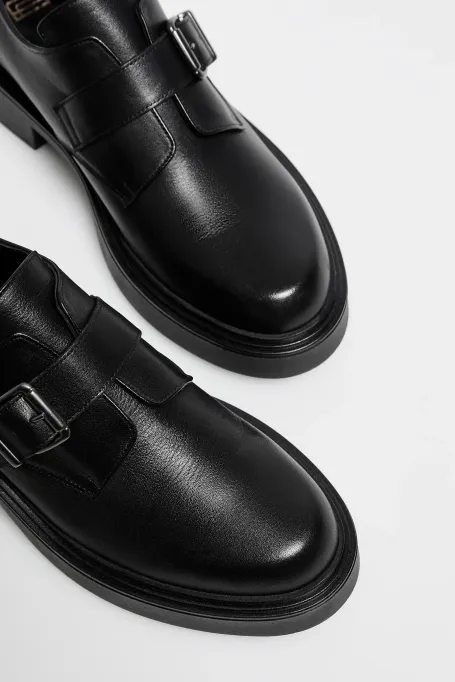 Pantofi negri de călugăr