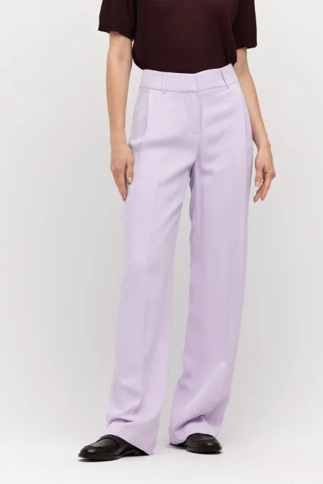 Pantaloni largi de costum