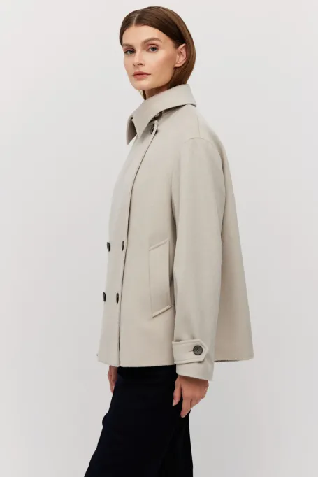 Jachetă bejă din lână cu două rânduri de nasturi