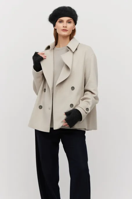 Jachetă bejă din lână cu două rânduri de nasturi