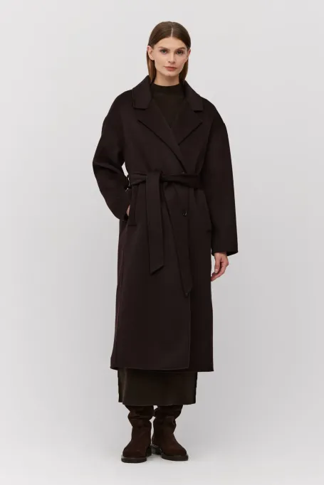 Palton maro cu două rânduri de nasturi și mătase