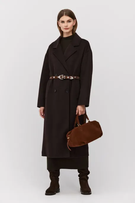 Palton maro cu două rânduri de nasturi și mătase