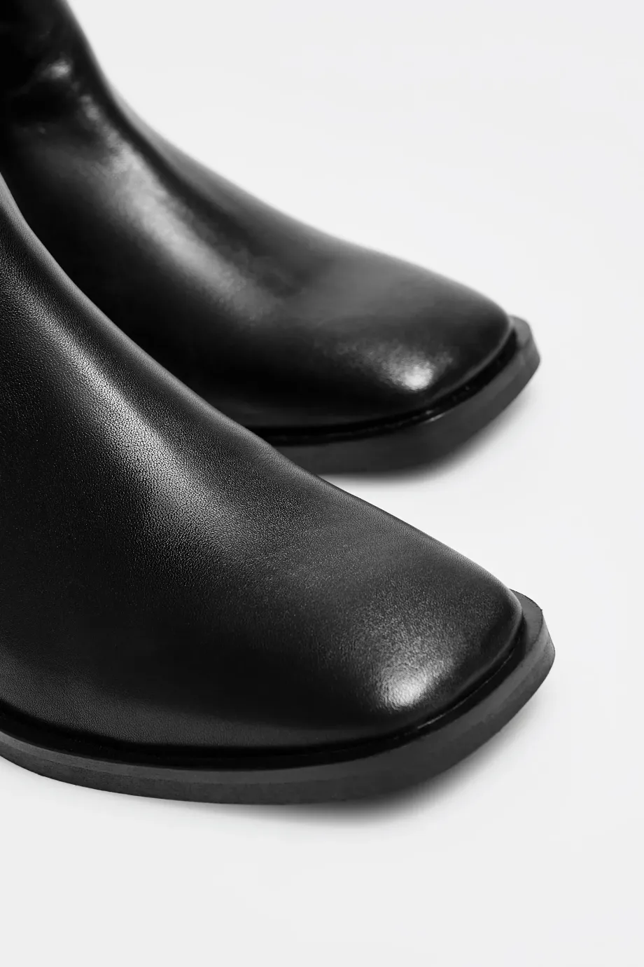 Ghete negre din piele la gleznă Ghete negre din piele la gleznă