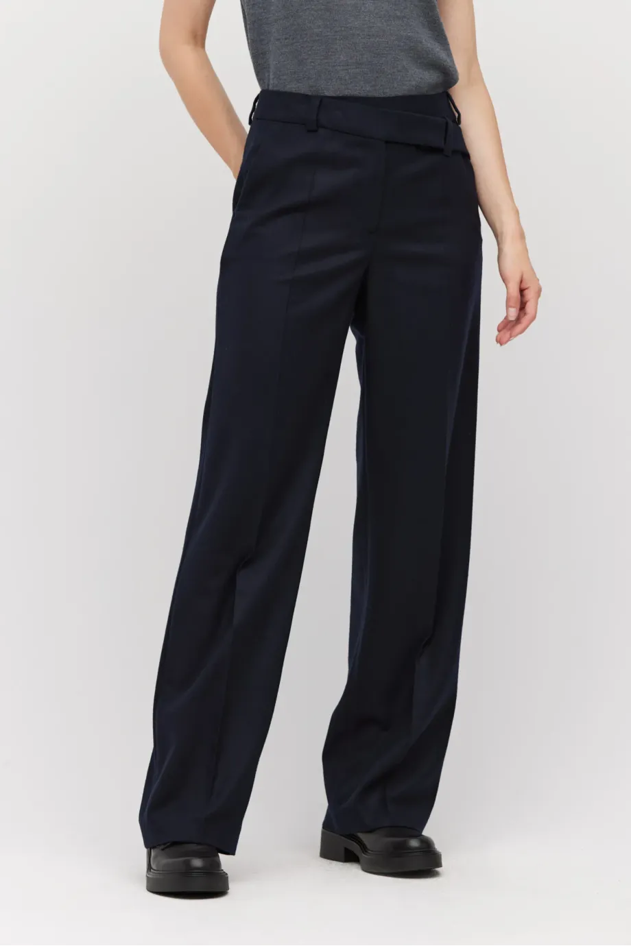 Pantaloni de costum bleumarin cu cașmir Pantaloni de costum bleumarin cu cașmir