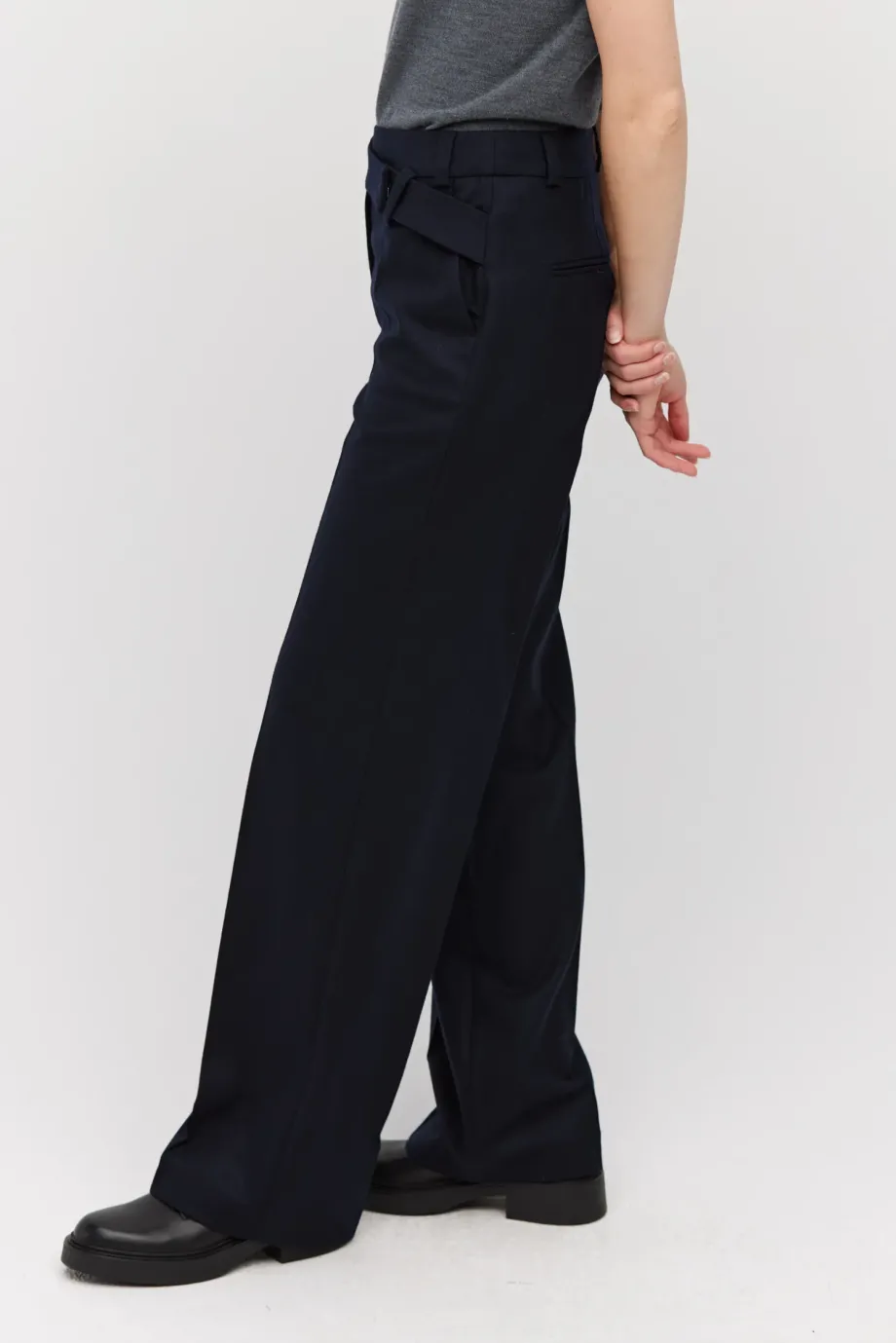 Pantaloni de costum bleumarin cu cașmir Pantaloni de costum bleumarin cu cașmir