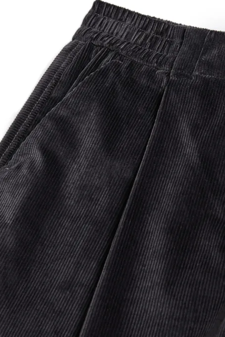 Pantaloni gri închis, lejeri, din catifea reiată din bumbac