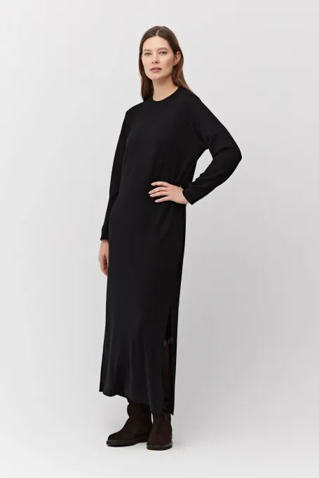 Rochie neagră din lână merinos