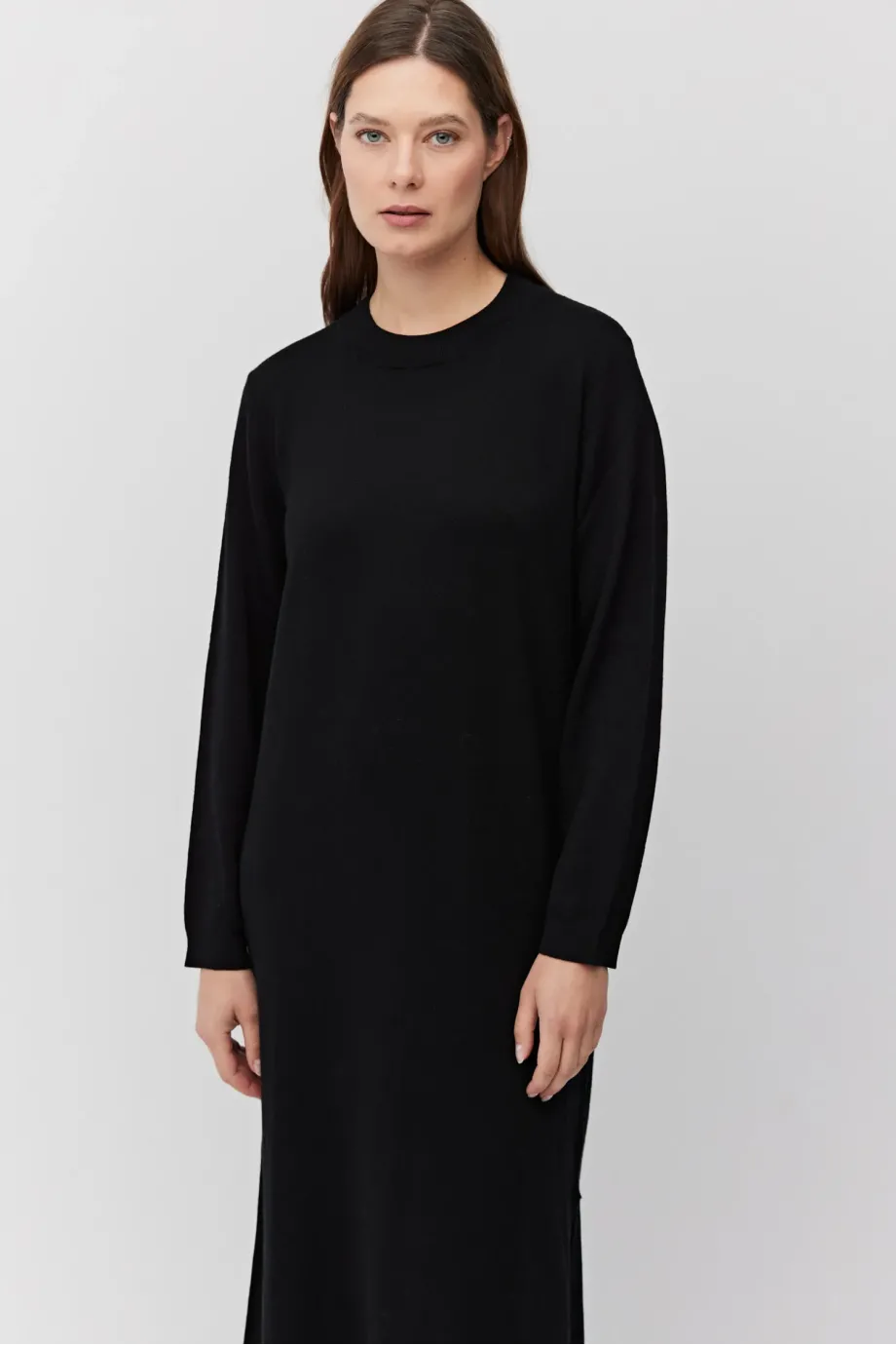 Rochie neagră din lână merinos Rochie neagră din lână merinos