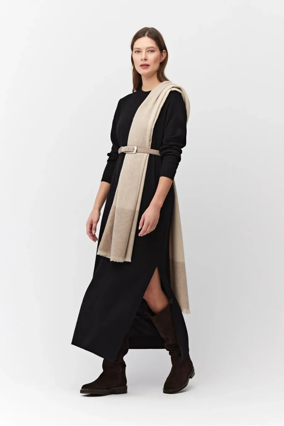 Rochie neagră din lână merinos Rochie neagră din lână merinos