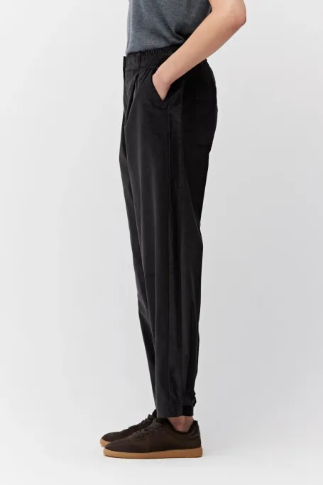 Pantaloni gri închis, lejeri, din catifea reiată din bumbac