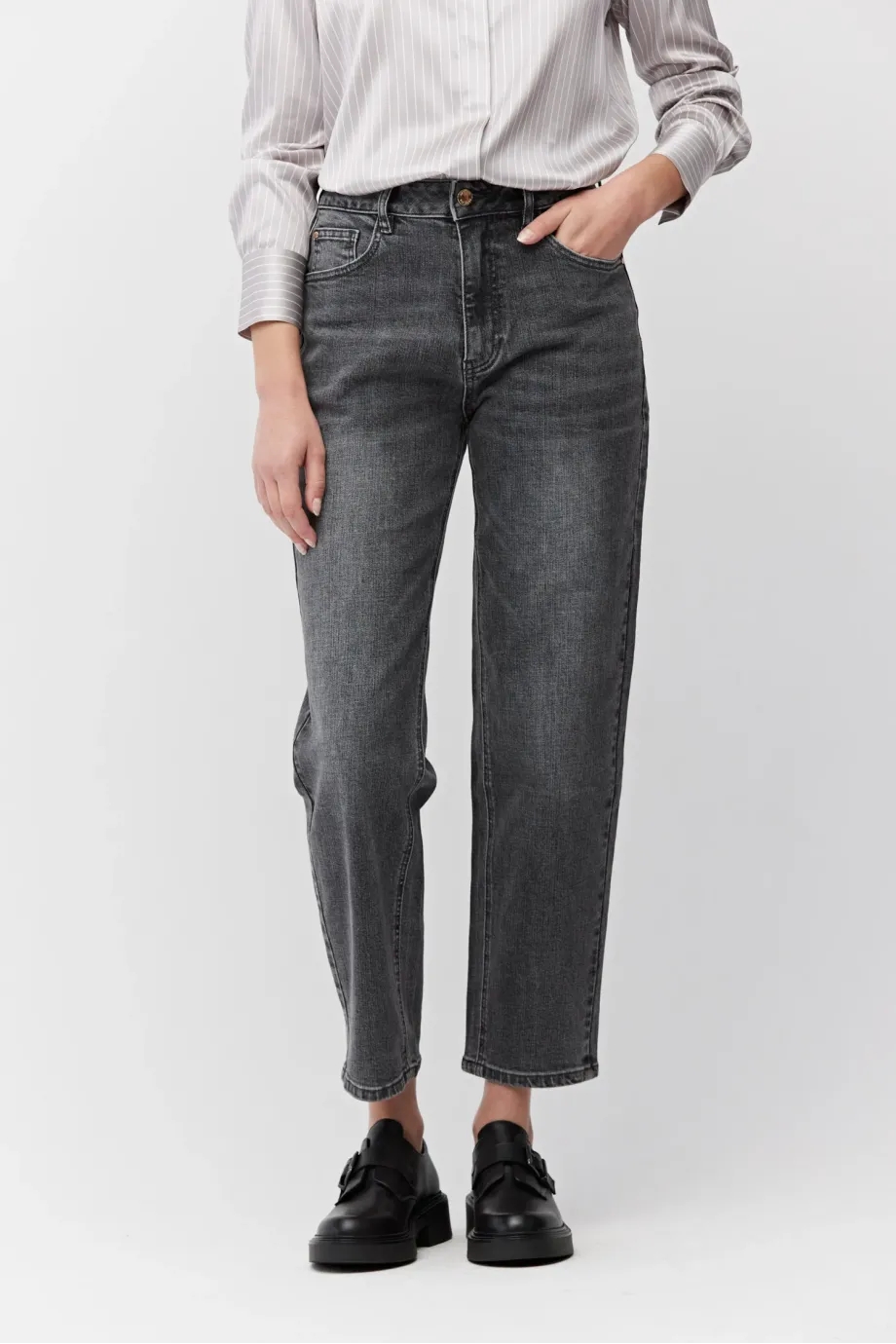 Blugi gri cu talie înaltă, croială mom fit Blugi gri cu talie înaltă, croială mom fit