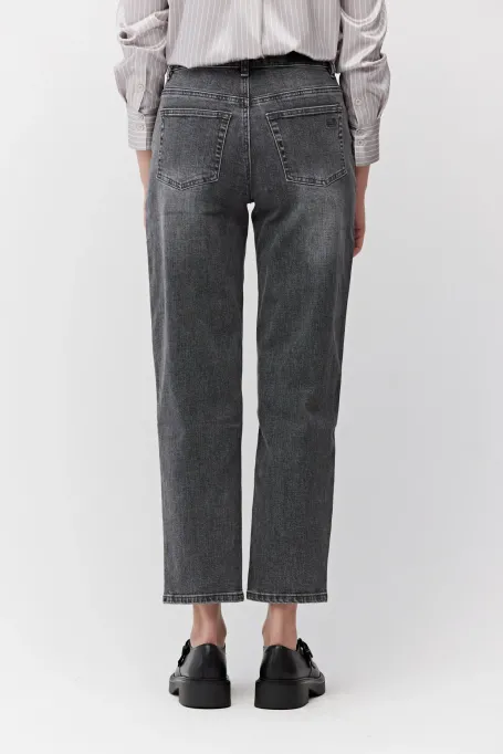 Blugi gri cu talie înaltă, croială mom fit