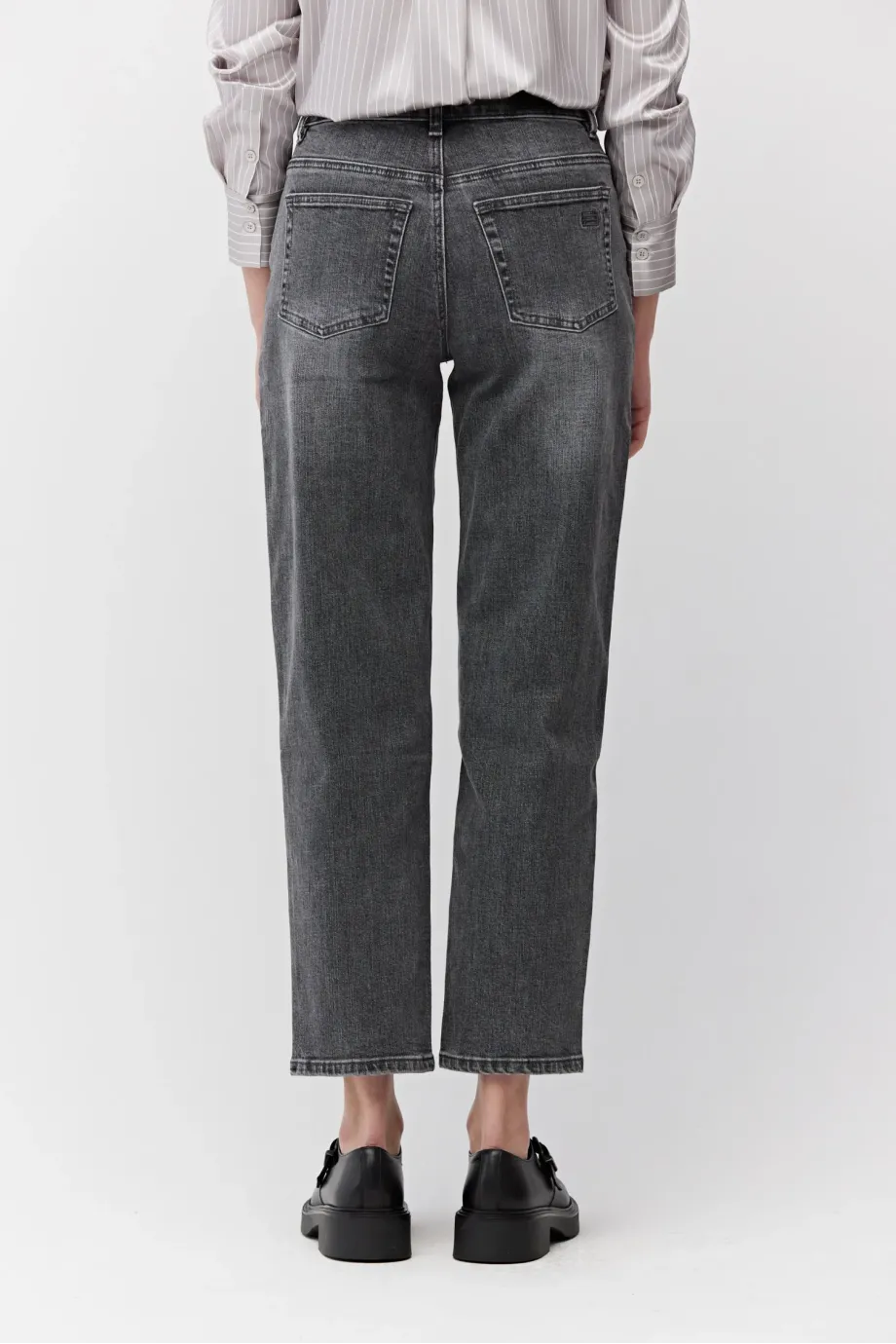 Blugi gri cu talie înaltă, croială mom fit Blugi gri cu talie înaltă, croială mom fit